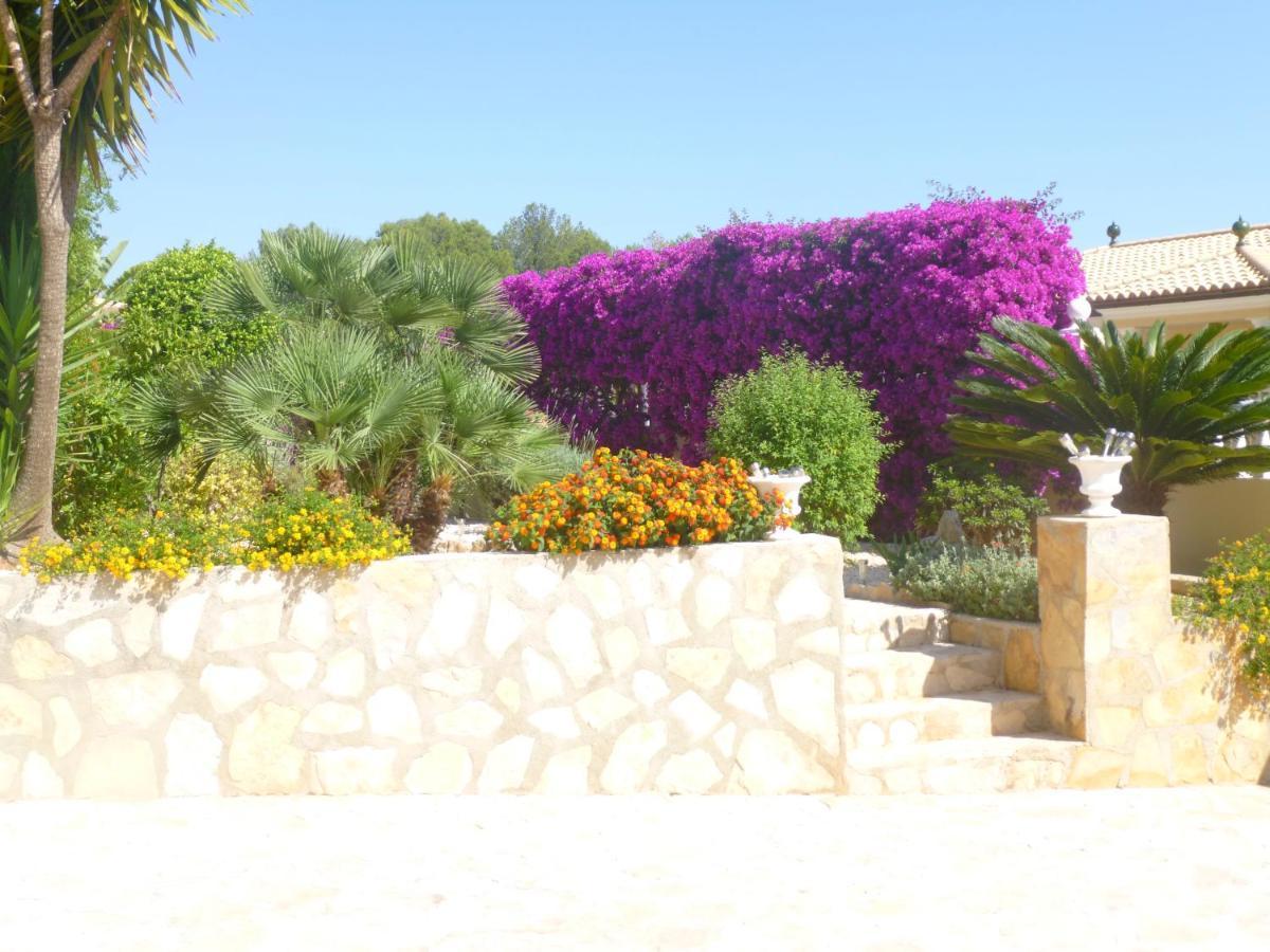 Villa Luxueuse دينايا المظهر الخارجي الصورة