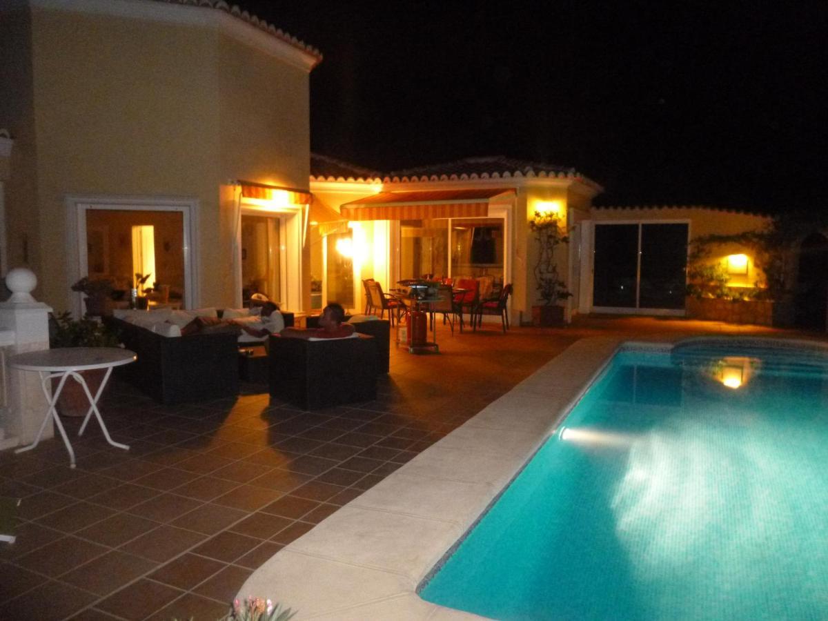 Villa Luxueuse دينايا المظهر الخارجي الصورة